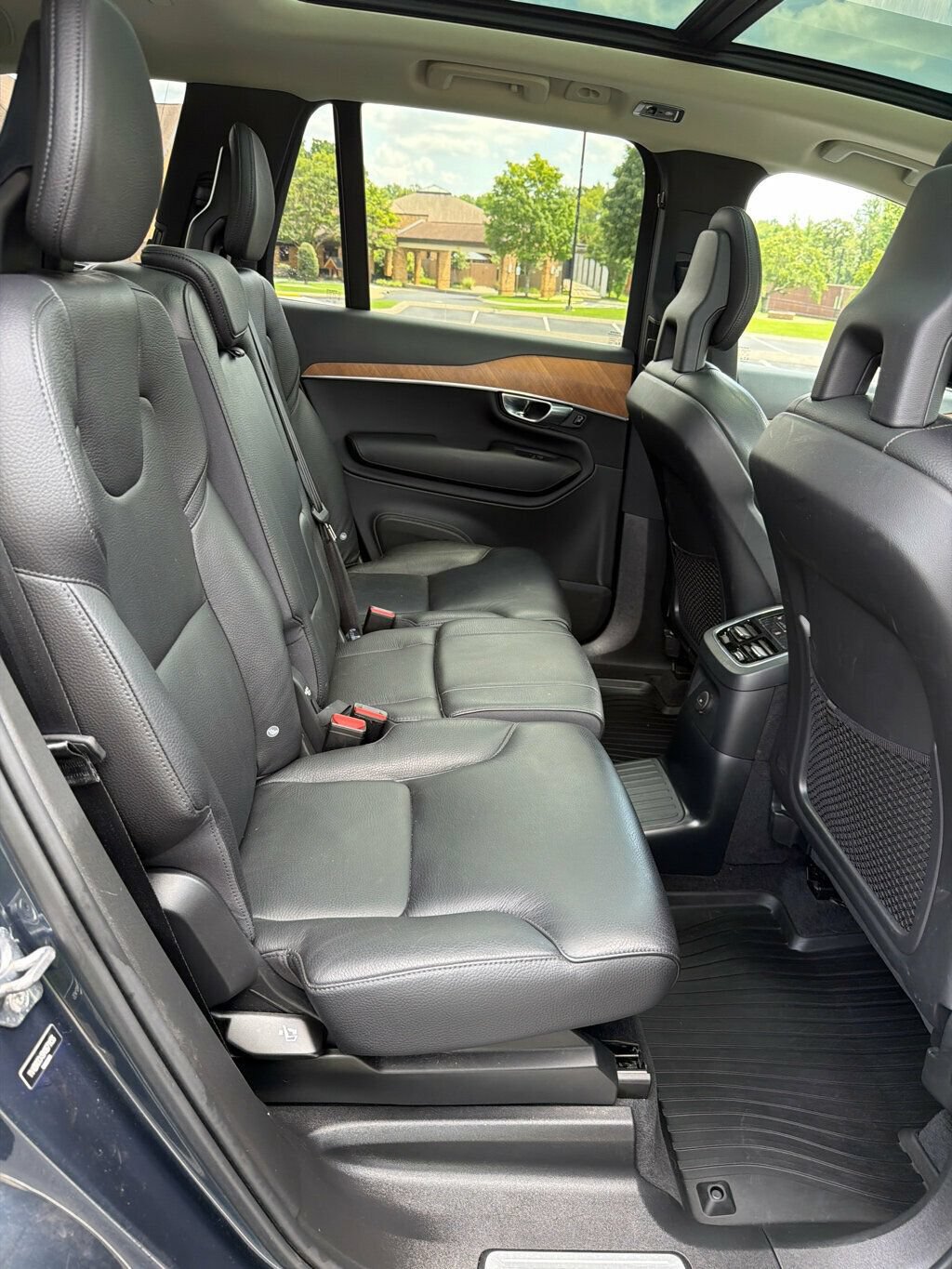 Used 2021 Volvo XC90 T8 Inscription Expression w/ Protection Package Premier AWD/4WD image 13