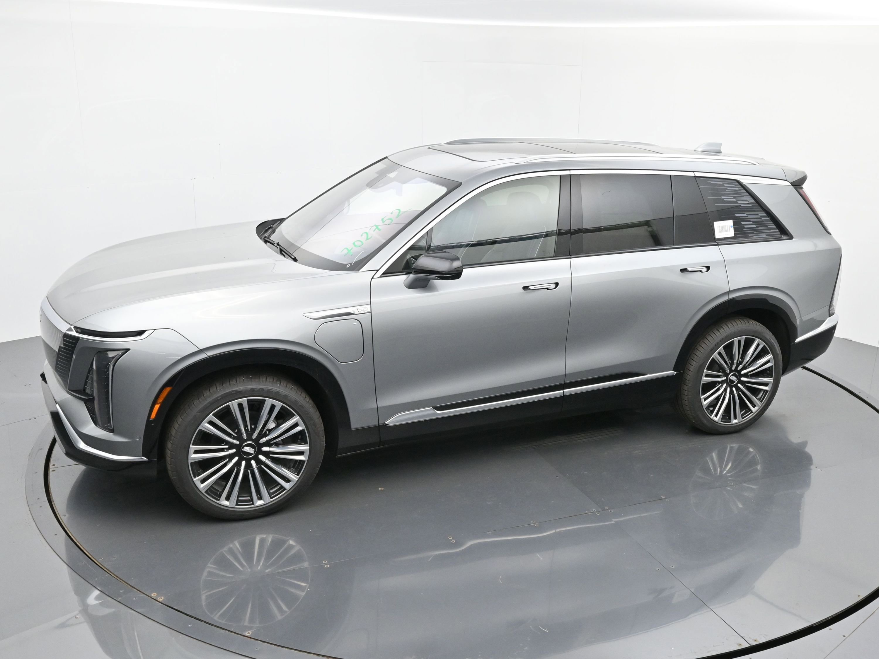 New 2026 Cadillac Vistiq Premium Luxury w/ LPO, Floor Liner Package image 24