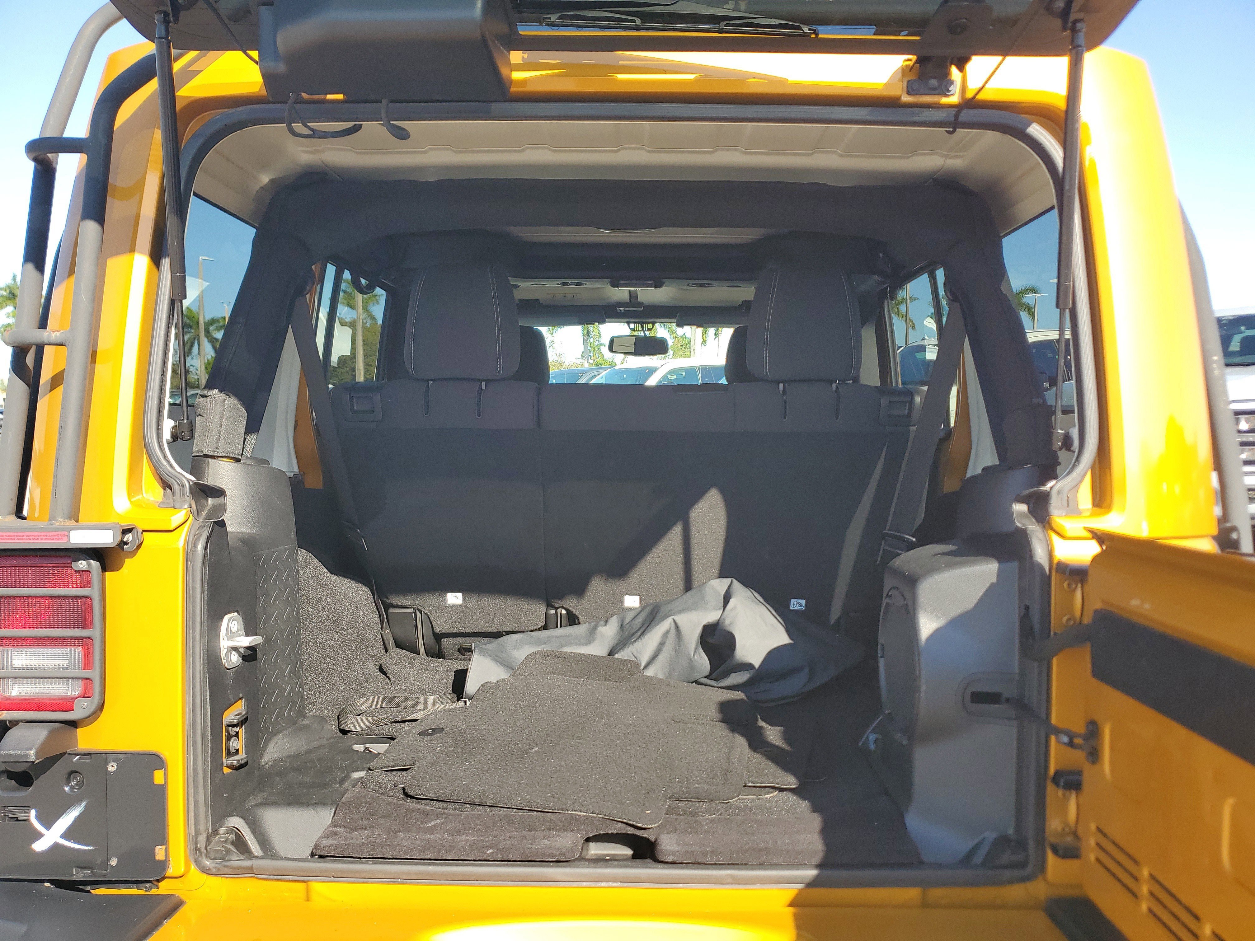 Used 2014 Jeep Wrangler Unlimited Sahara w/ Connectivity Group image 14