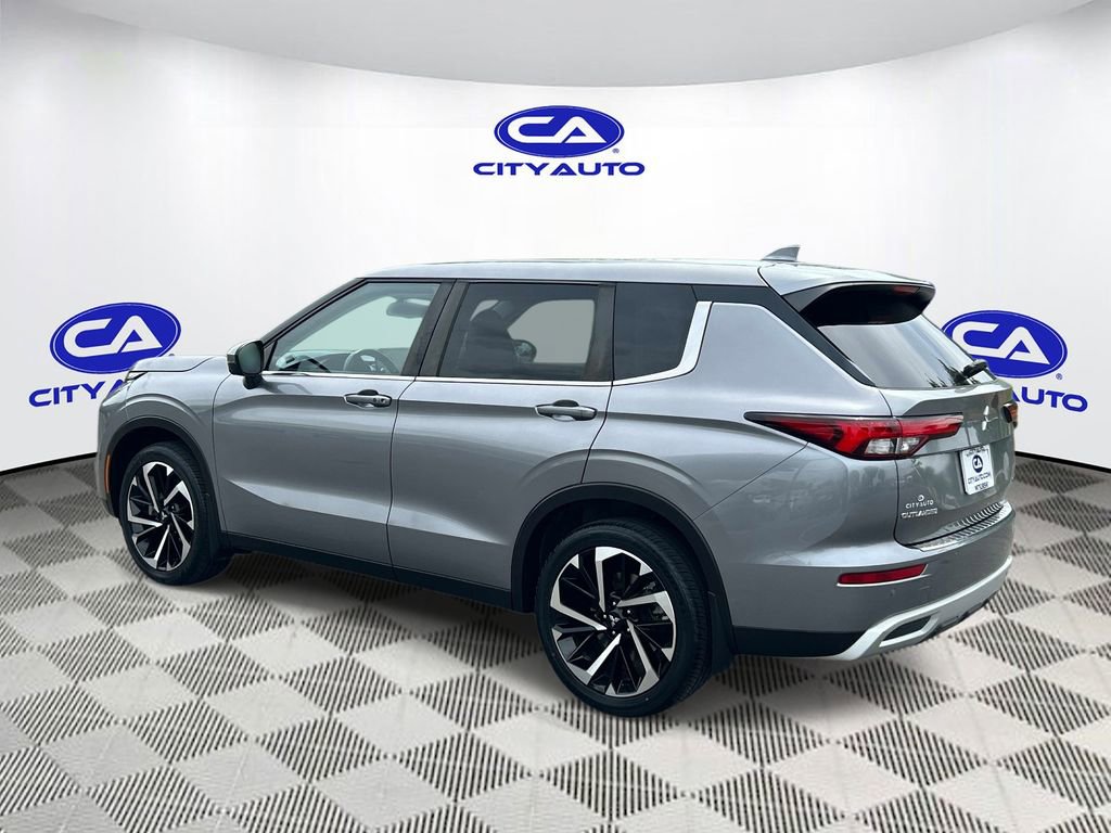 Used 2022 Mitsubishi Outlander SE FWD image 6