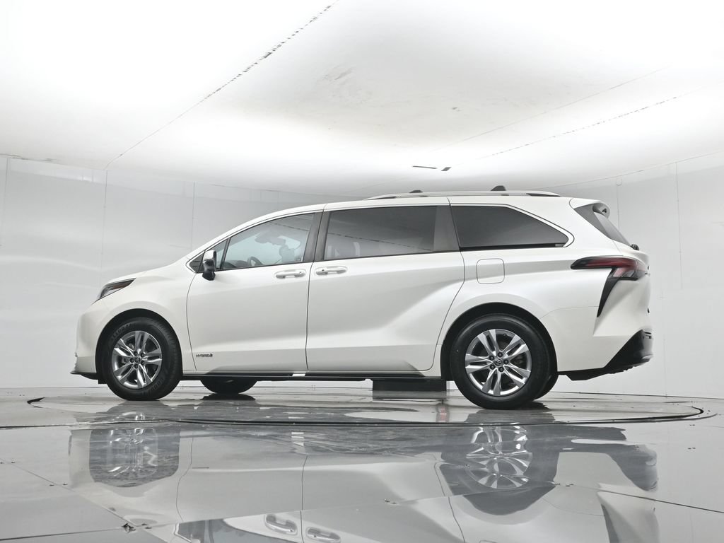 Used 2021 Toyota Sienna Limited FWD image 8