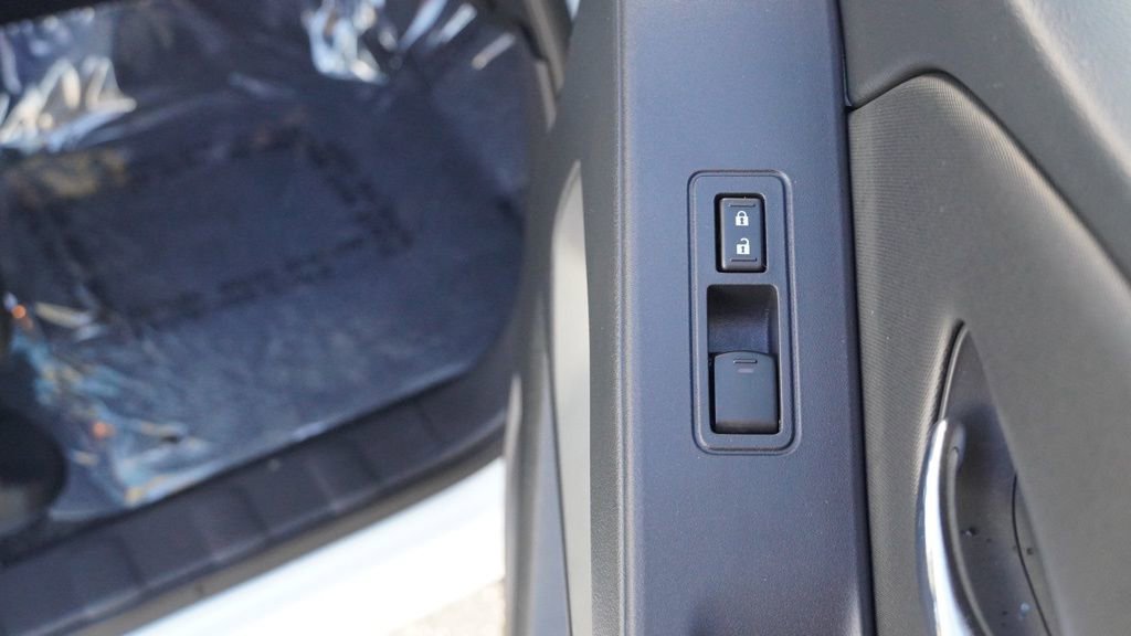 Used 2024 Nissan Frontier SV w/ Technology Package image 24