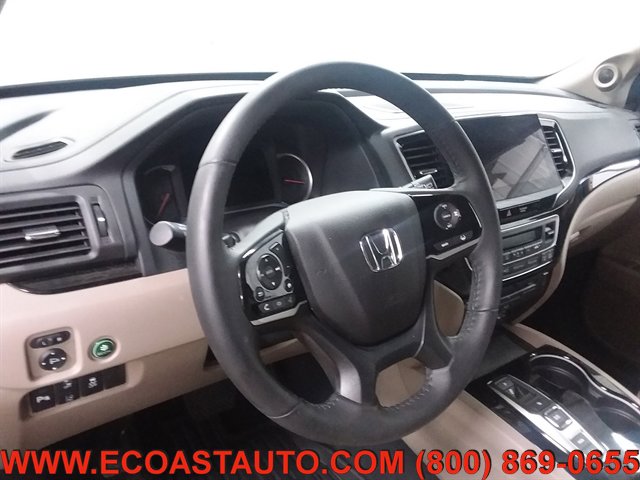Used 2022 Honda Pilot Touring image 11