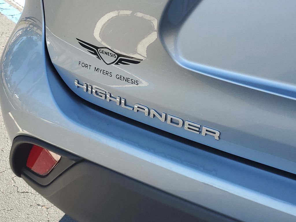 Used 2022 Toyota Highlander XLE image 14