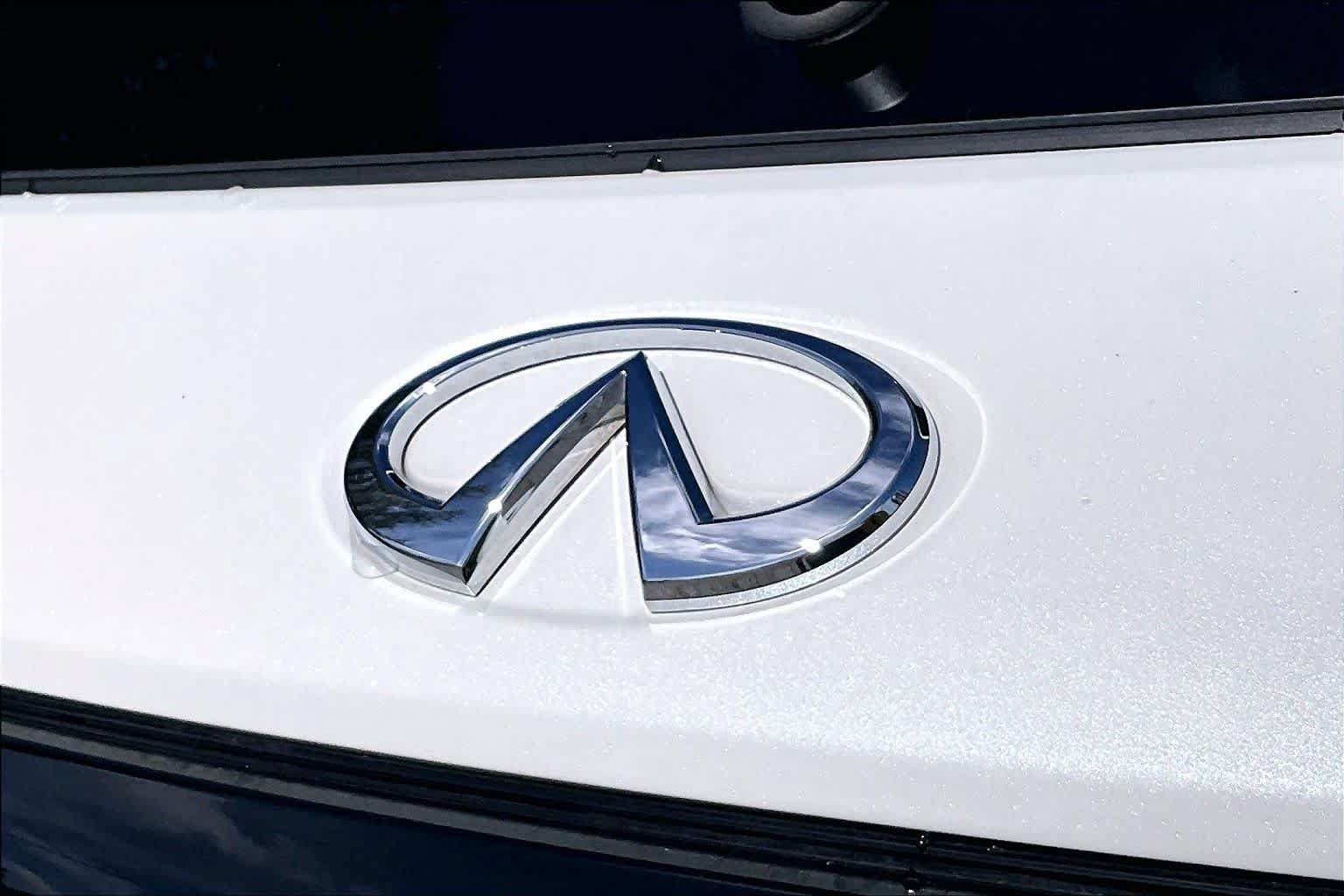 Used 2025 INFINITI QX60 Sensory w/ Vision Package AWD/4WD image 31