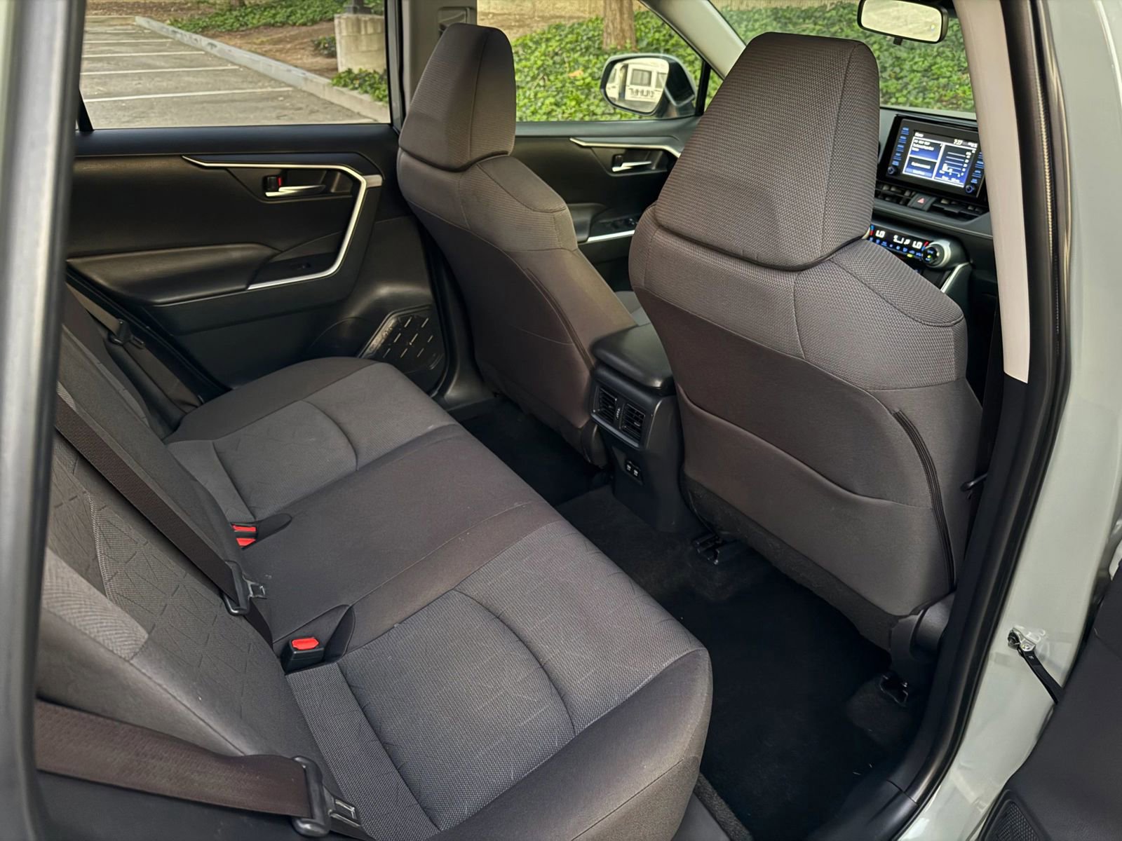 Used 2019 Toyota RAV4 XLE w/ Convenience Package FWD image 46