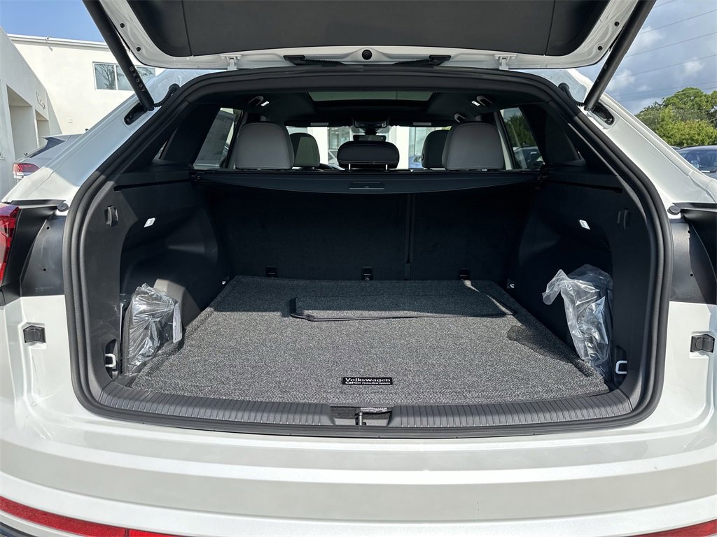 New 2026 Volkswagen Atlas Cross Sport SEL R-Line image 27