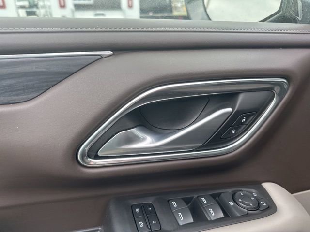 Used 2022 GMC Yukon SLT AWD/4WD image 12