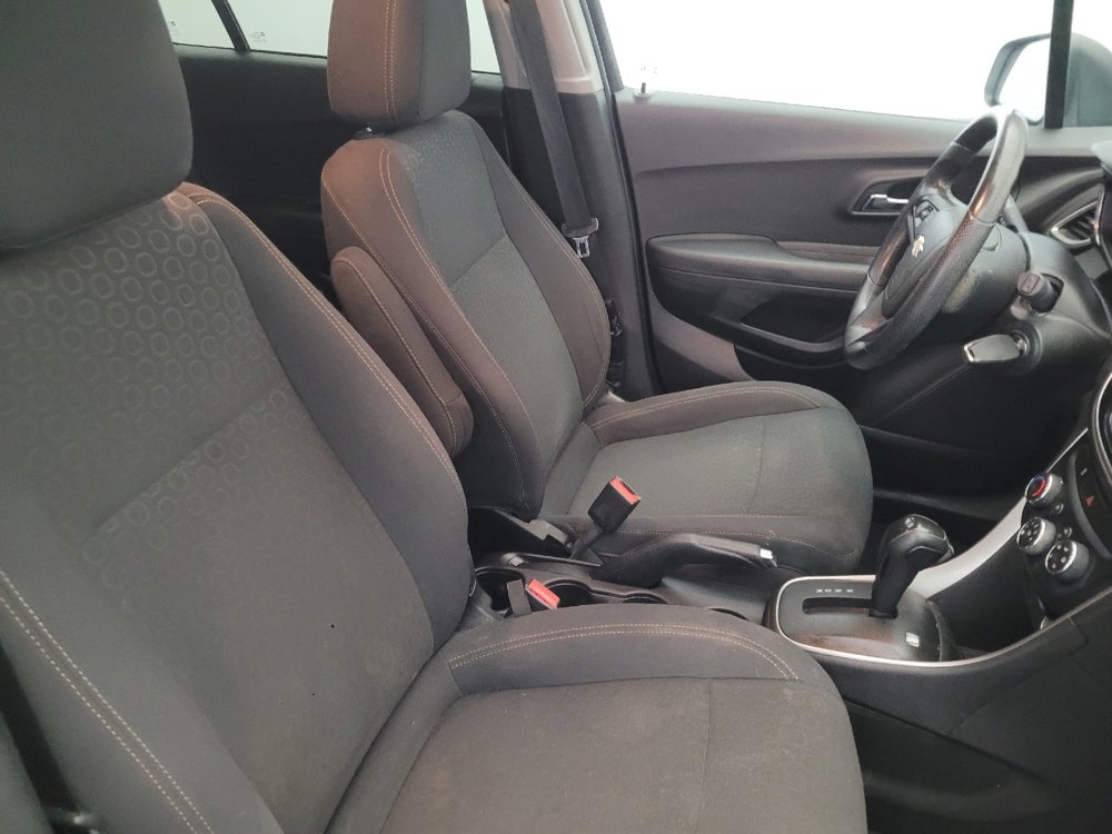 Used 2019 Chevrolet Trax LS w/ Tint and Cruise Package image 21