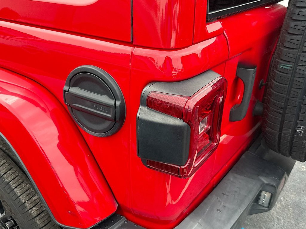 Certified 2022 Jeep Wrangler Unlimited Sahara AWD/4WD image 9