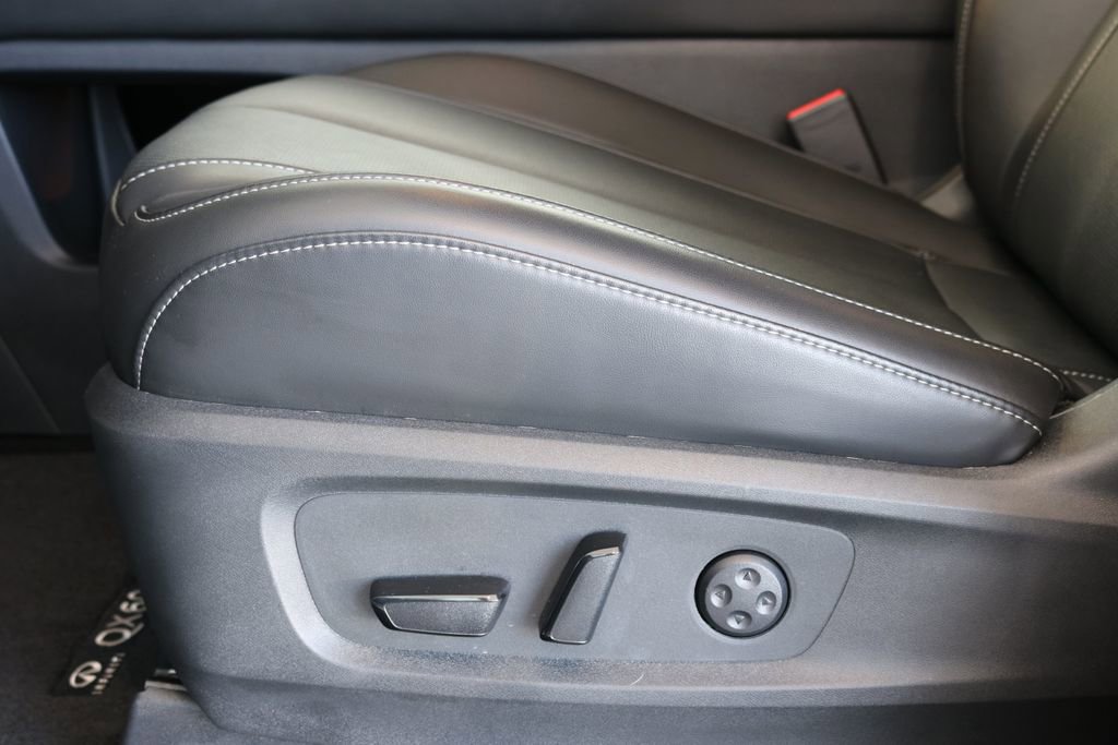 Certified 2025 INFINITI QX60 Luxe w/ Vision Package image 16