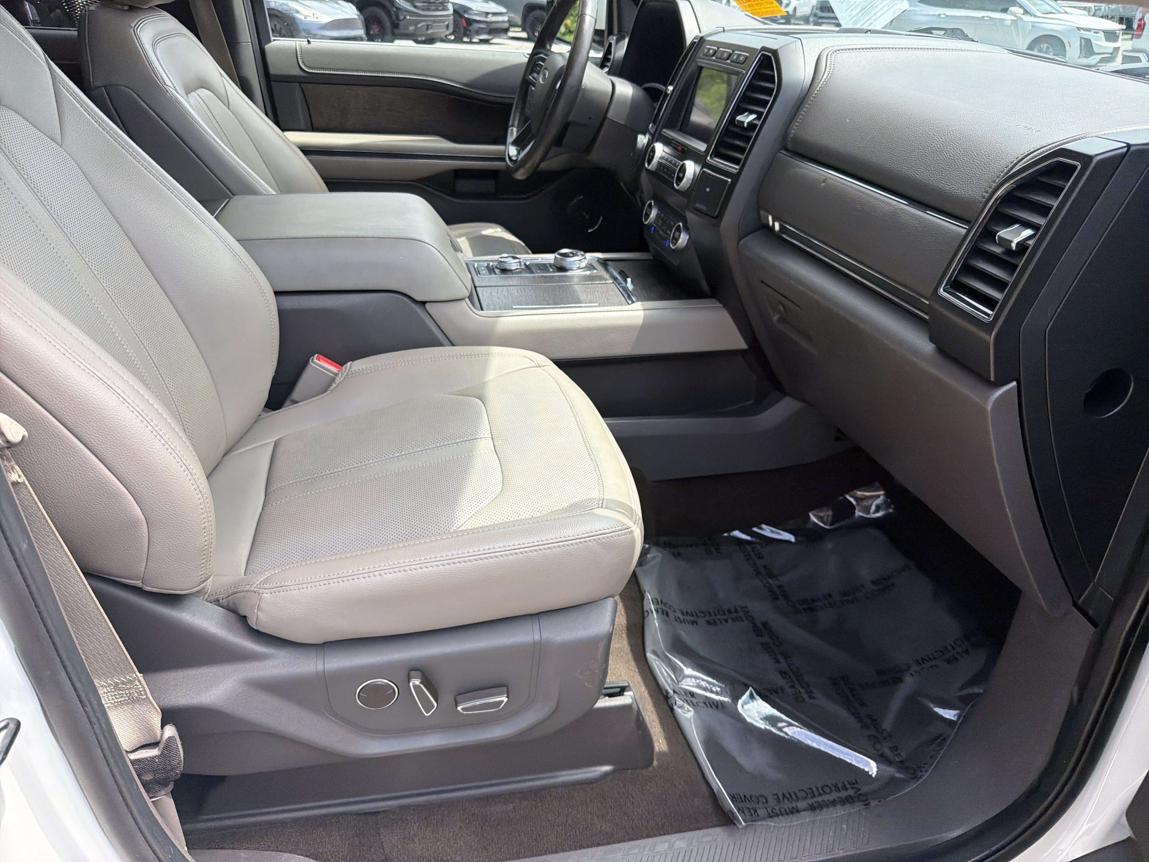 Used 2021 Ford Expedition Limited AWD/4WD image 14
