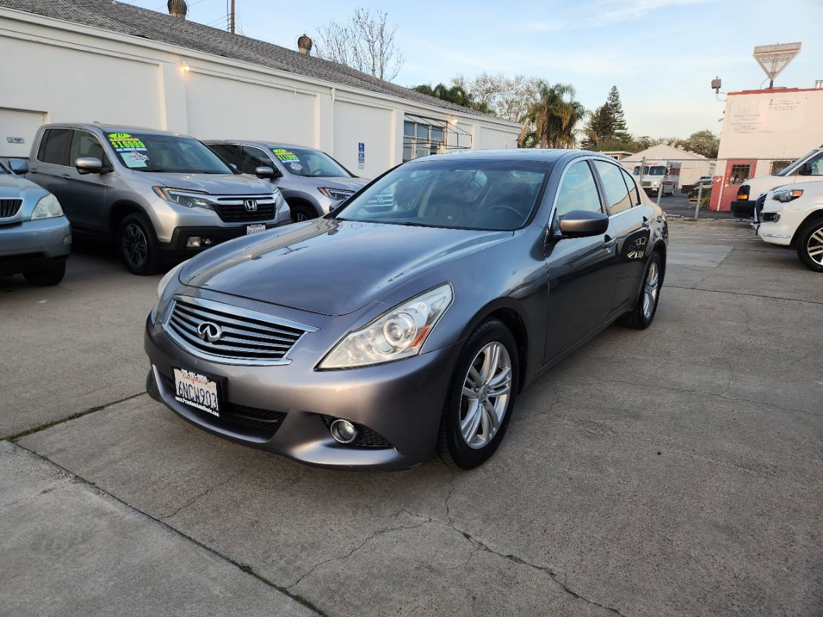 Used 2010 INFINITI G37 Journey w/ Premium Pkg RWD image 2