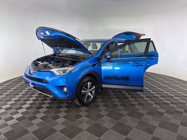 Used 2018 Toyota RAV4 XLE AWD/4WD image 10