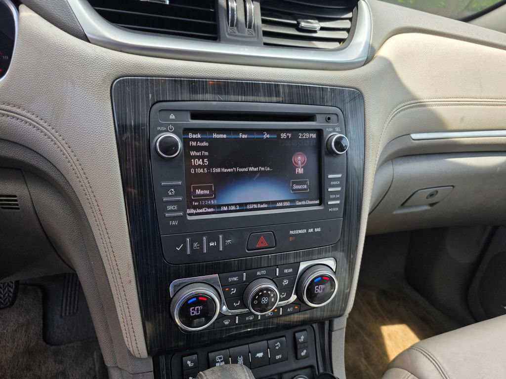 Used 2015 Chevrolet Traverse LT AWD/4WD image 17
