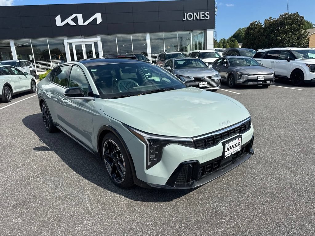 New 2026 Kia K4 GT-Line w/ GT-Line Premium Package FWD image 2