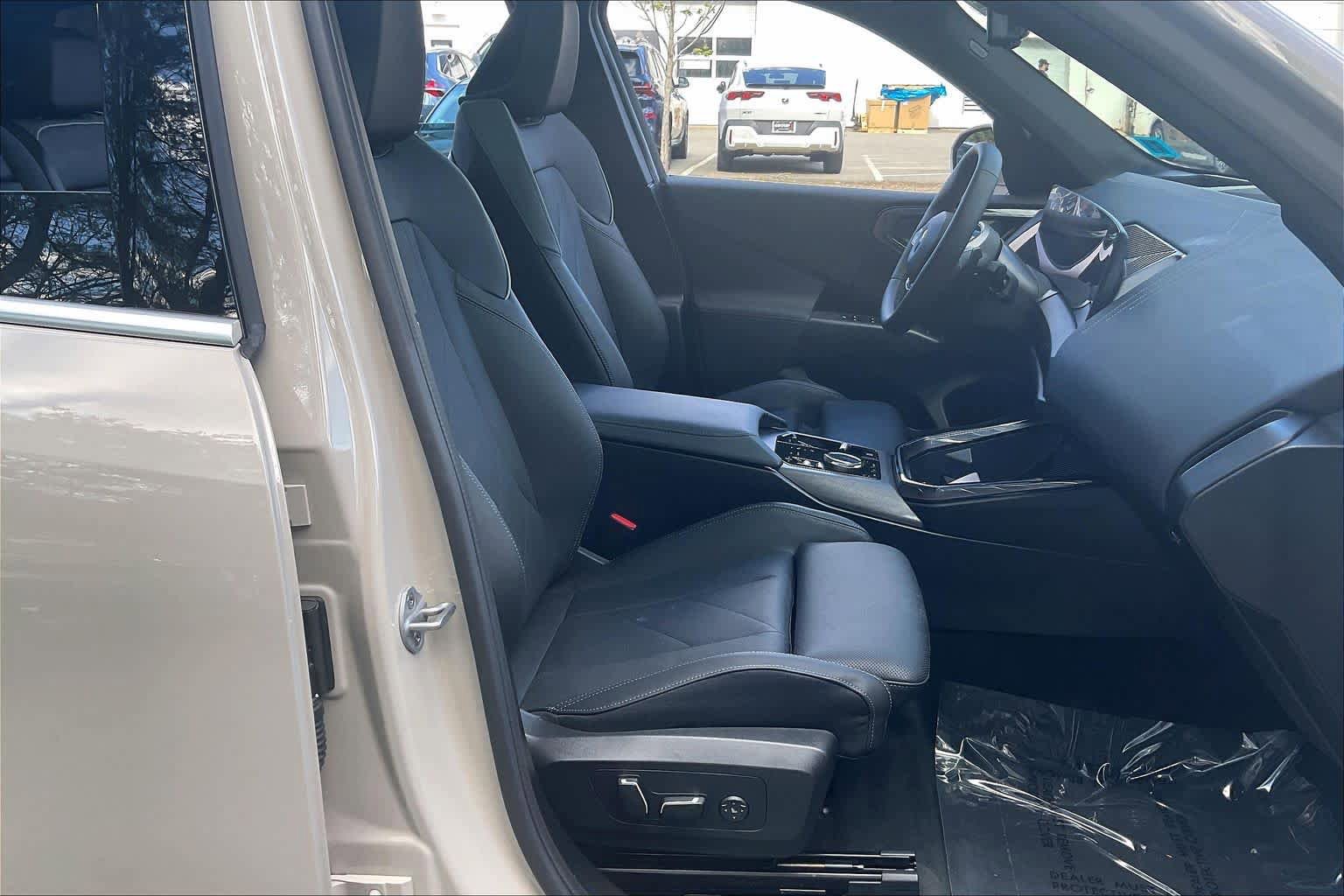 Used 2025 BMW X3 xDrive30 w/ Premium Package AWD/4WD image 8