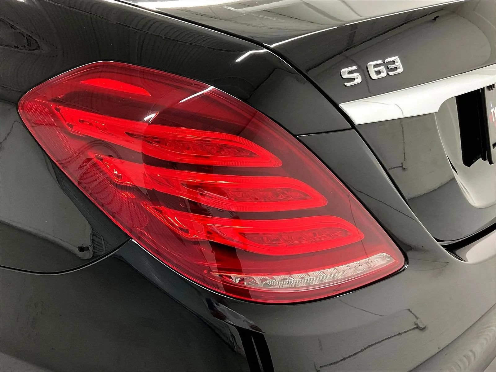 Used 2016 Mercedes-Benz S 63 AMG 4MATIC Sedan w/ Driver Assistance Package image 33