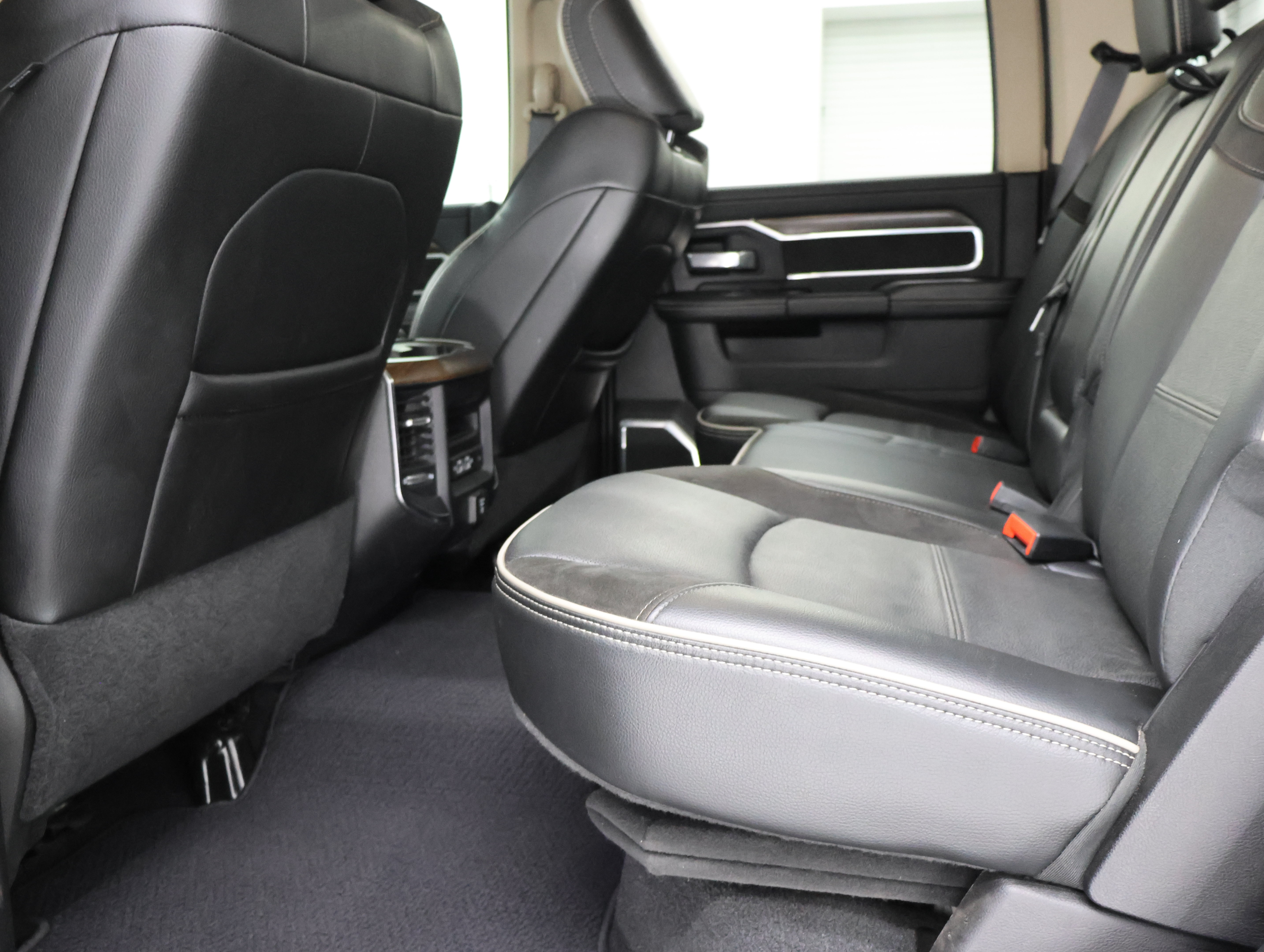 Used 2022 RAM 2500 Laramie AWD/4WD image 34