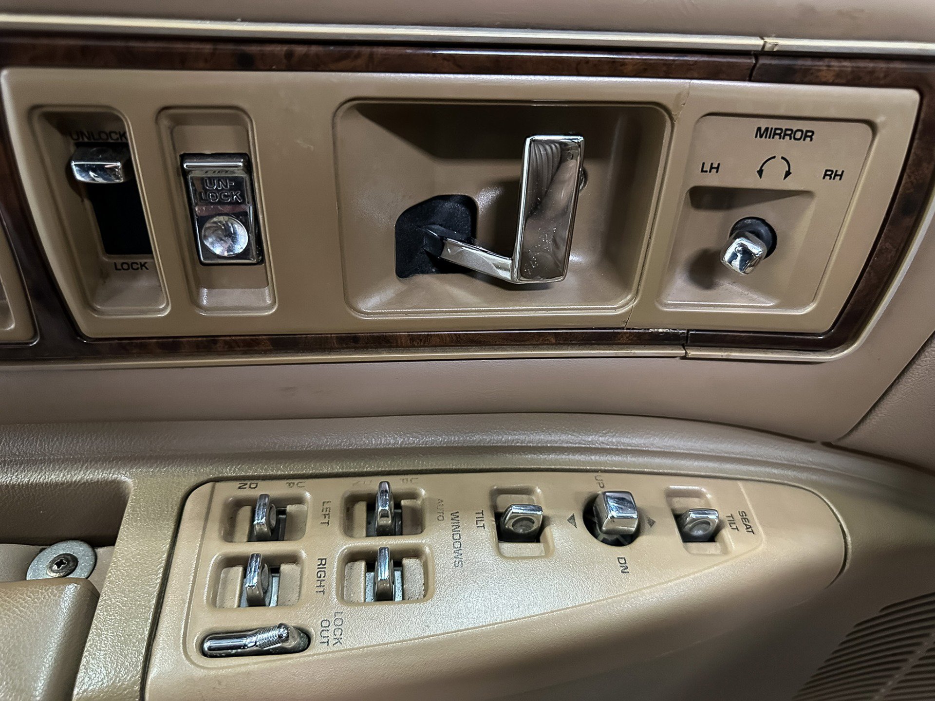 Used 1993 Buick Roadmaster Estate image 29