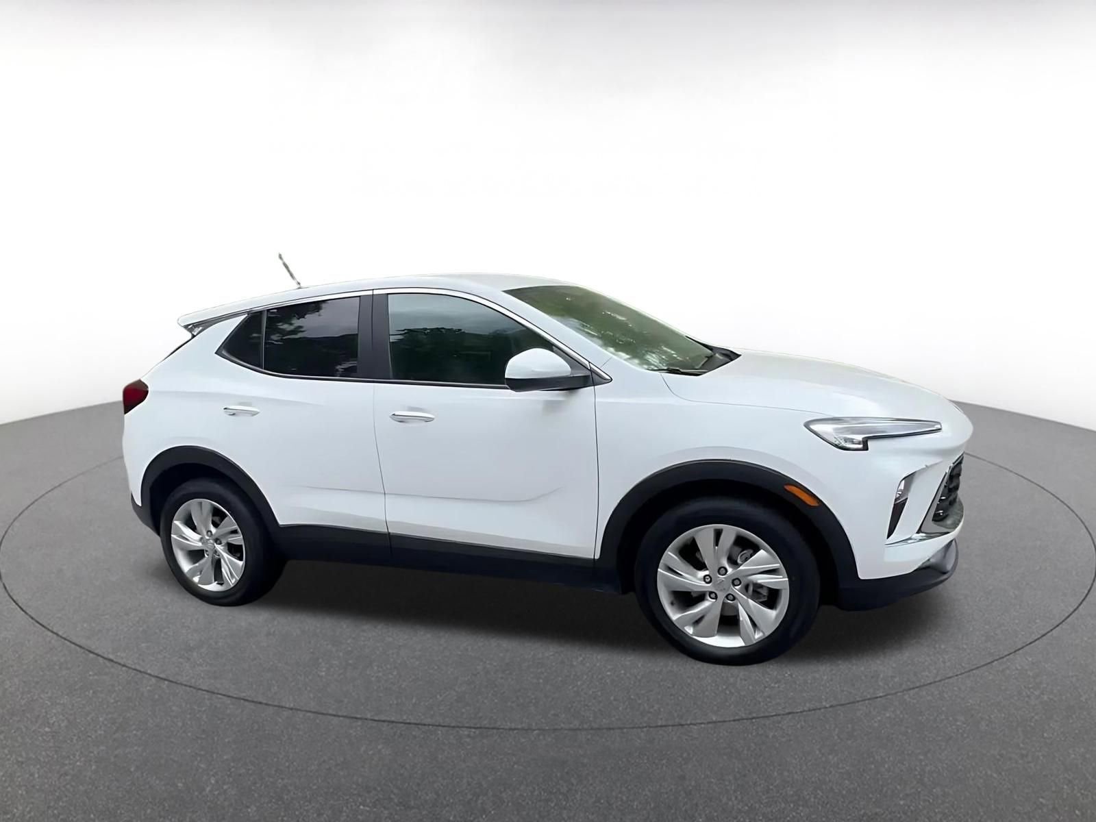 Used 2025 Buick Encore GX Preferred image 2