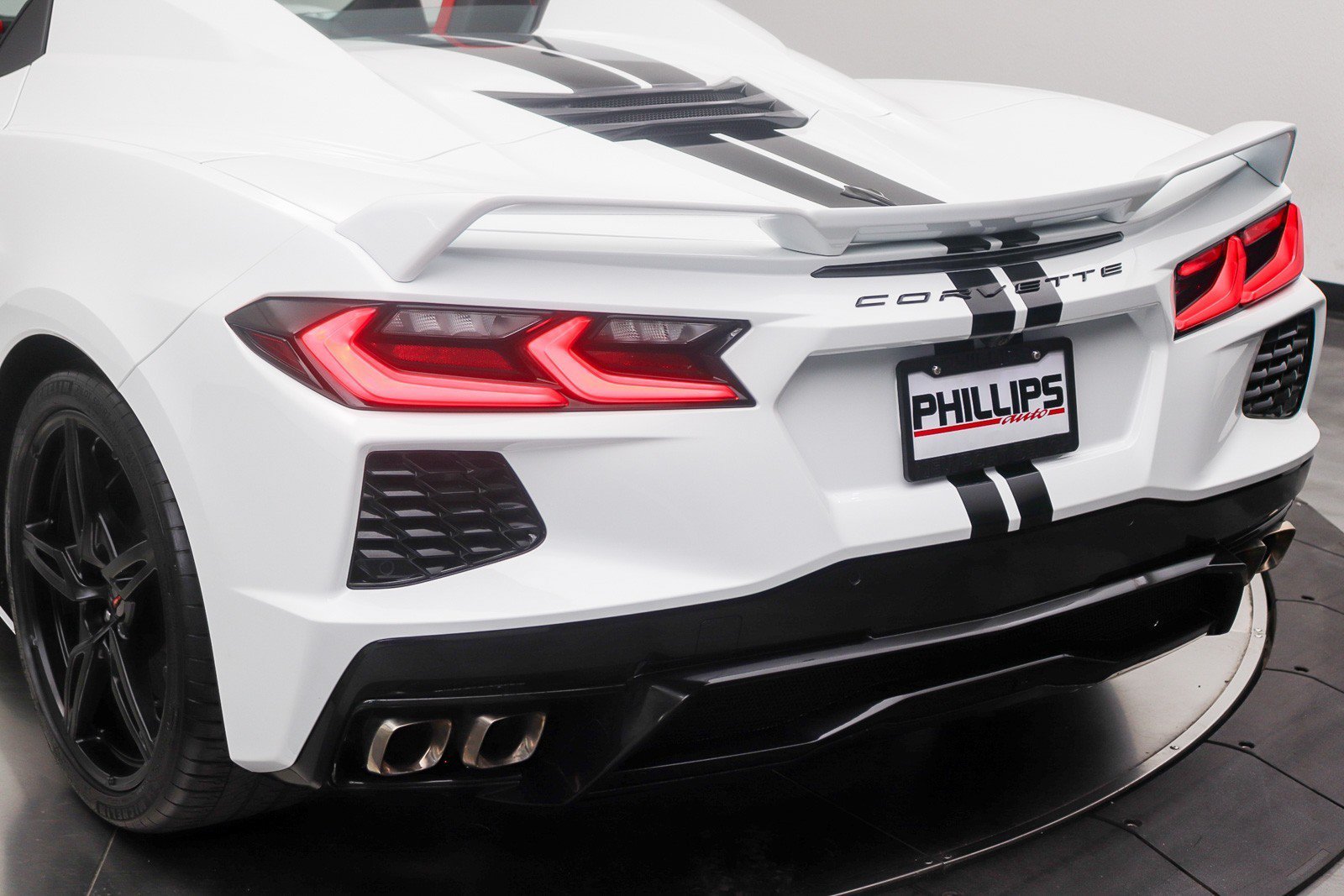 Used 2021 Chevrolet Corvette Stingray Convertible w/ 1LT RWD image 19