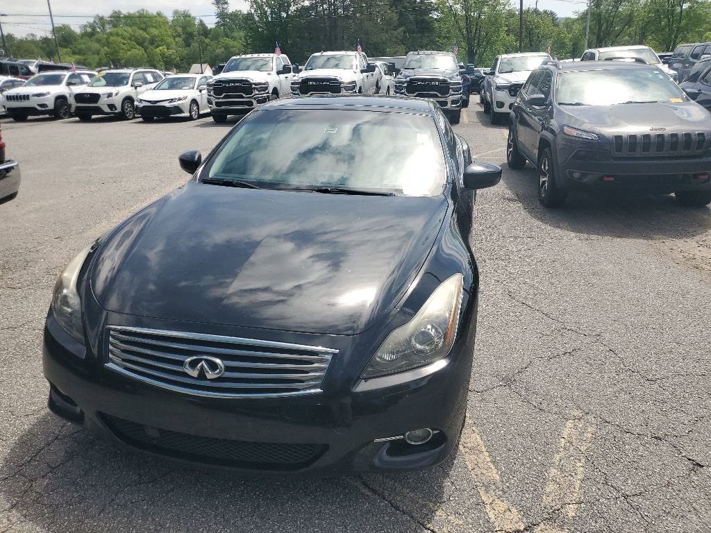 Used 2015 INFINITI Q60 Convertible w/ Premium Package RWD image 2