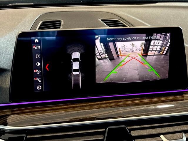 Used 2019 BMW 530e w/ M Sport Package image 33