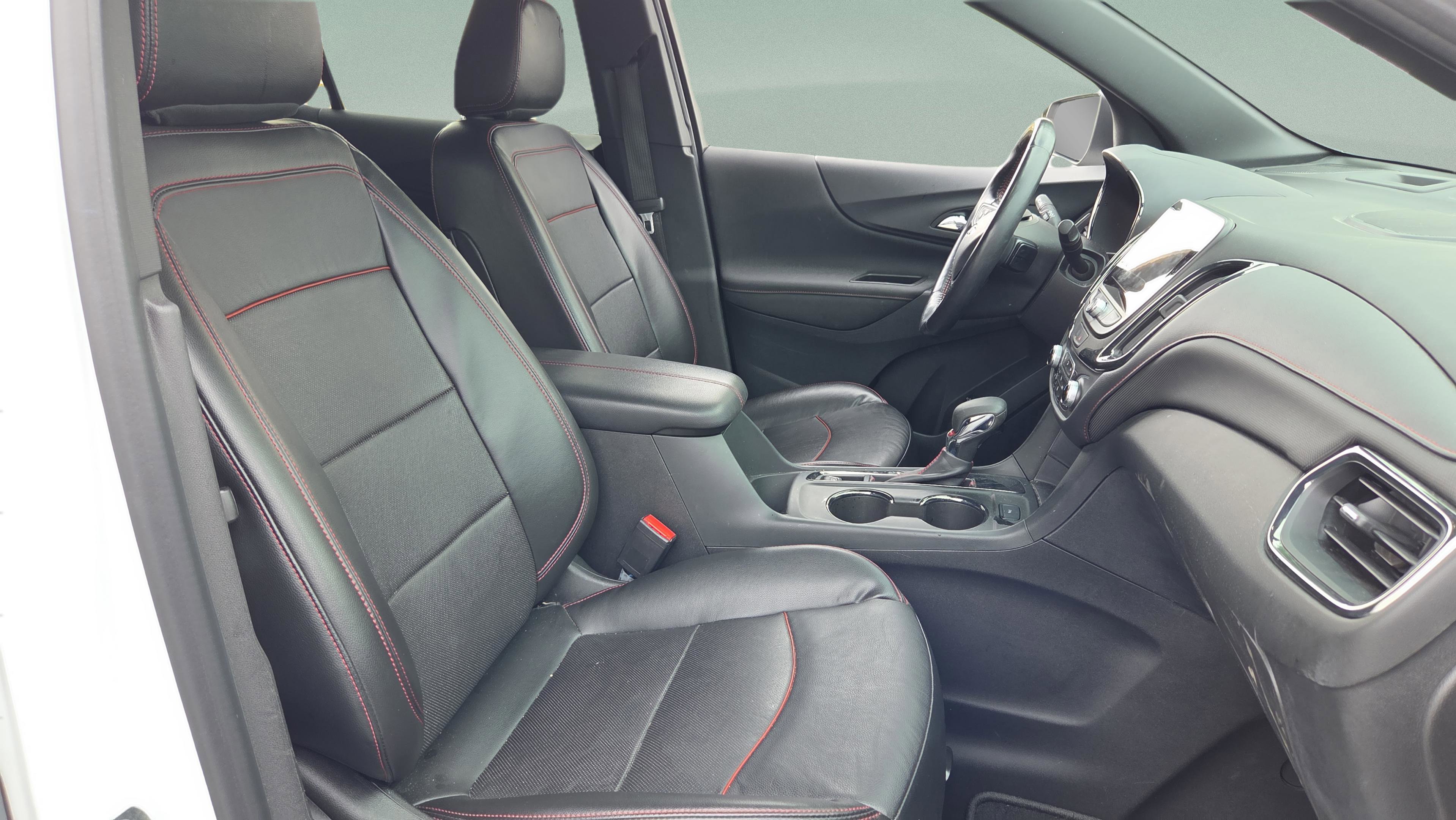 Used 2022 Chevrolet Equinox RS w/ RS Leather Package image 16