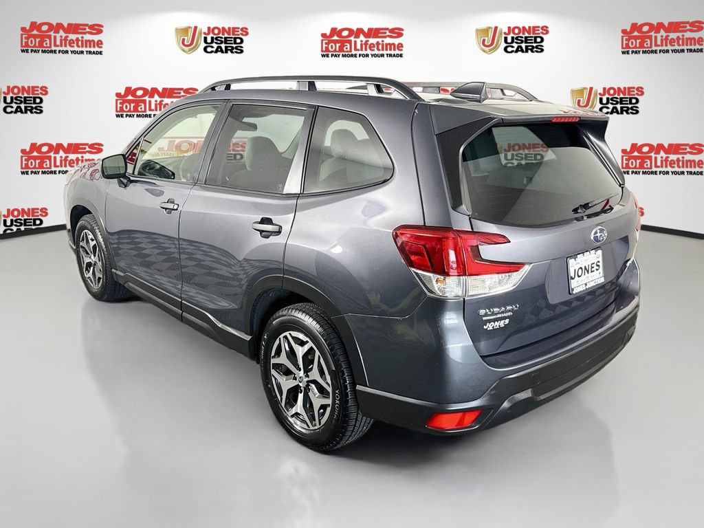 Used 2023 Subaru Forester Premium AWD/4WD image 2