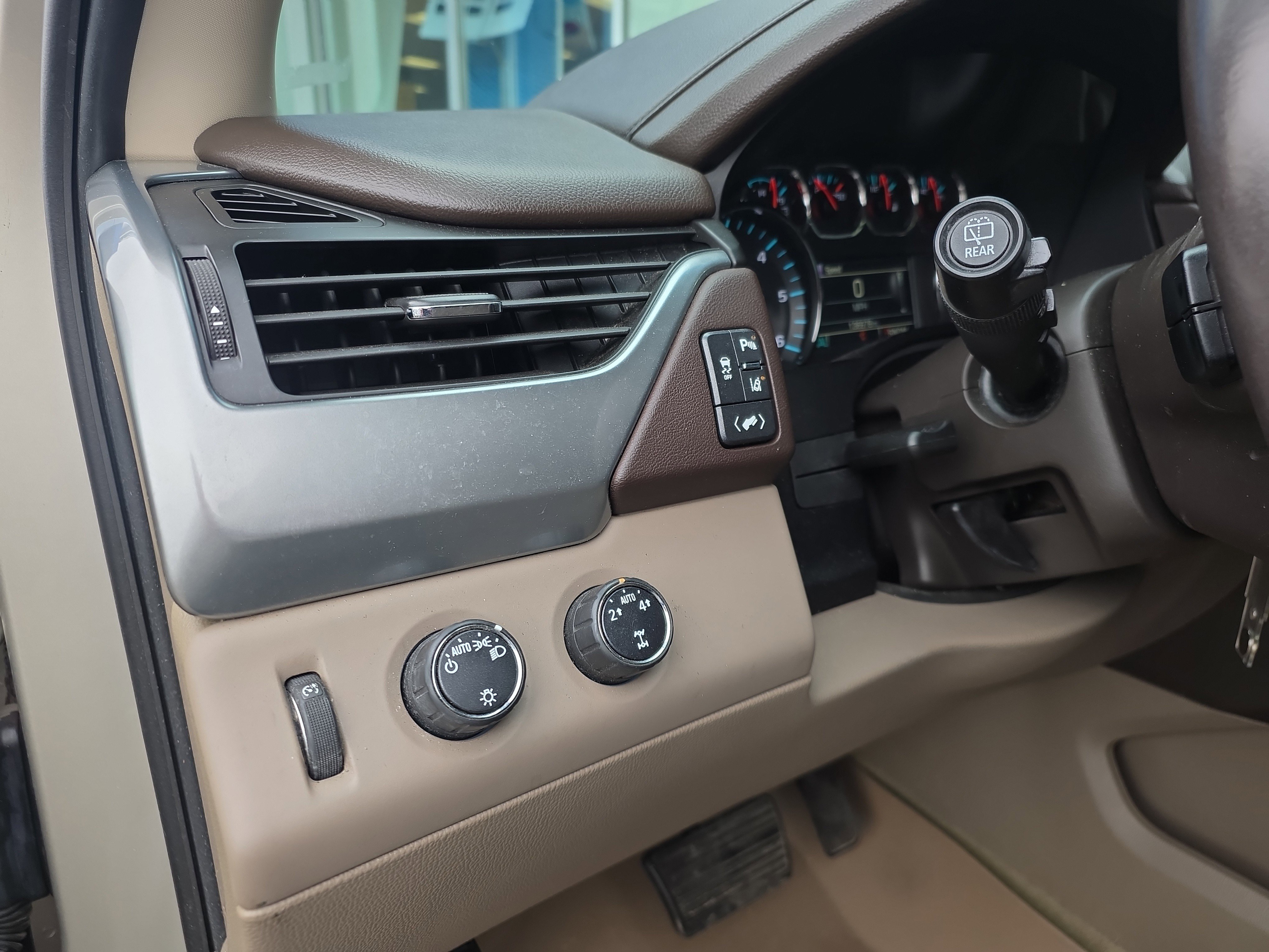 Used 2015 Chevrolet Tahoe LT image 15