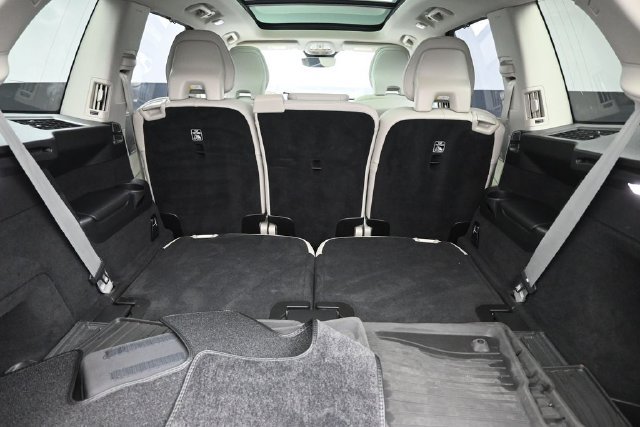 Used 2024 Volvo XC90 B6 Ultimate w/ Protection Package Premier AWD/4WD image 31
