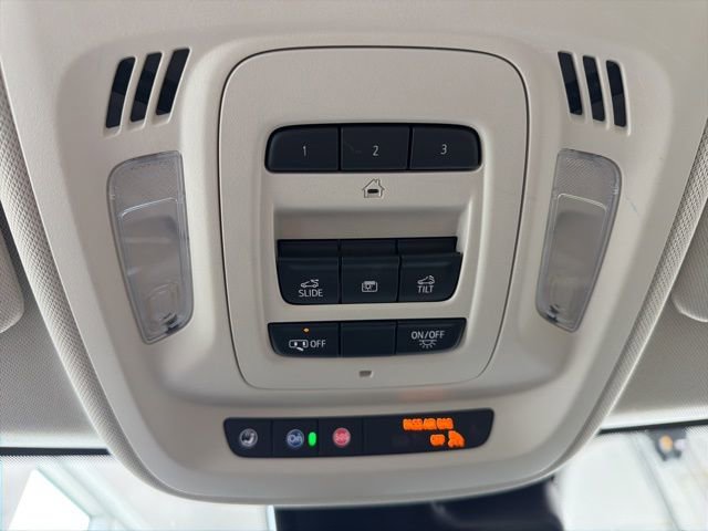 Used 2023 Buick Envision Avenir AWD/4WD image 30