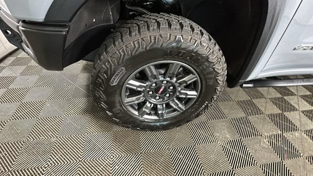 Used 2025 GMC Sierra 1500 AT4X AWD/4WD image 9
