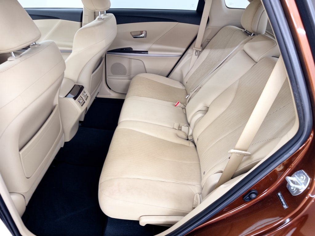 Used 2010 Toyota Venza w/ Convenience Pkg FWD image 25