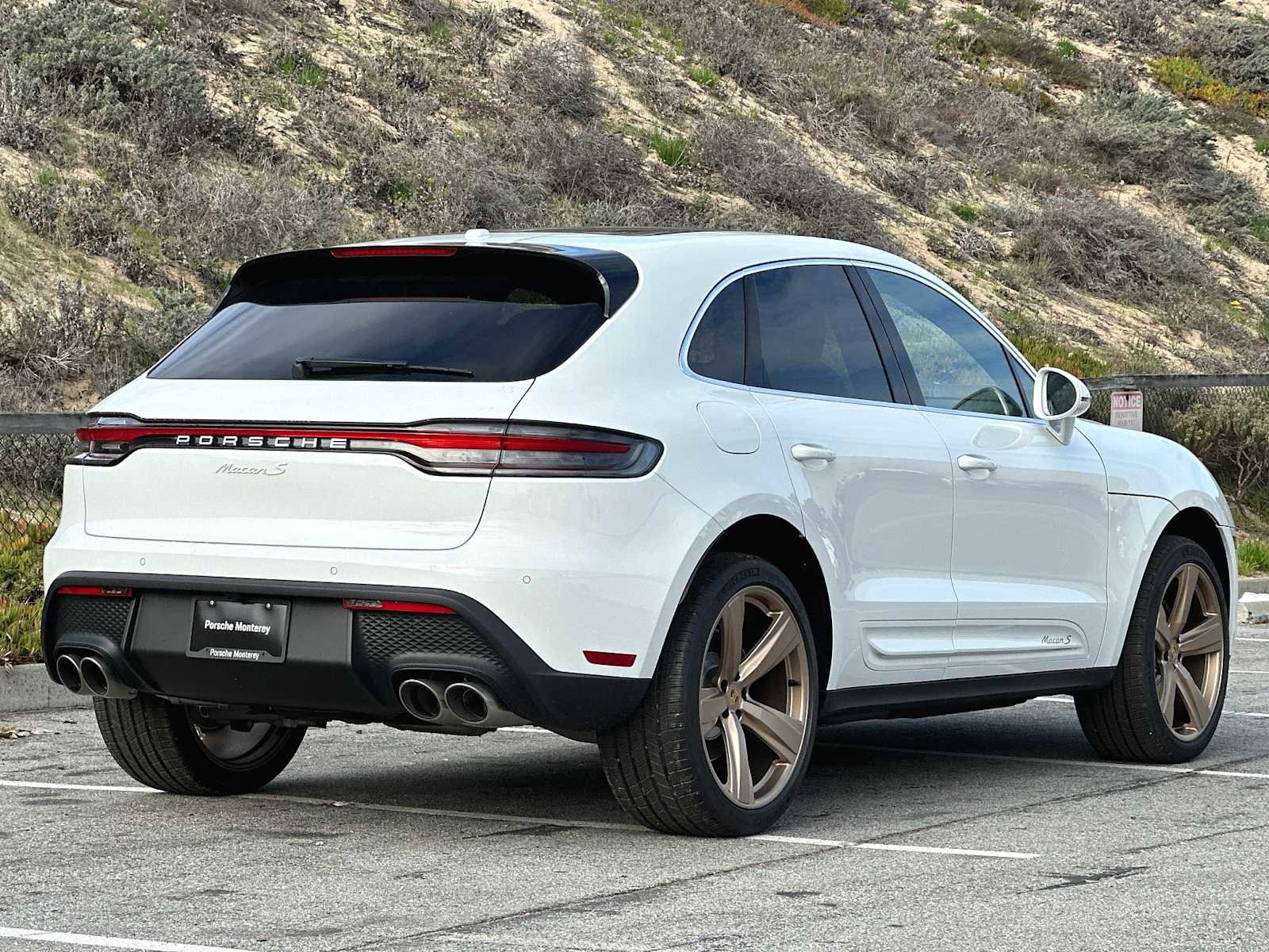 Used 2024 Porsche Macan S image 7