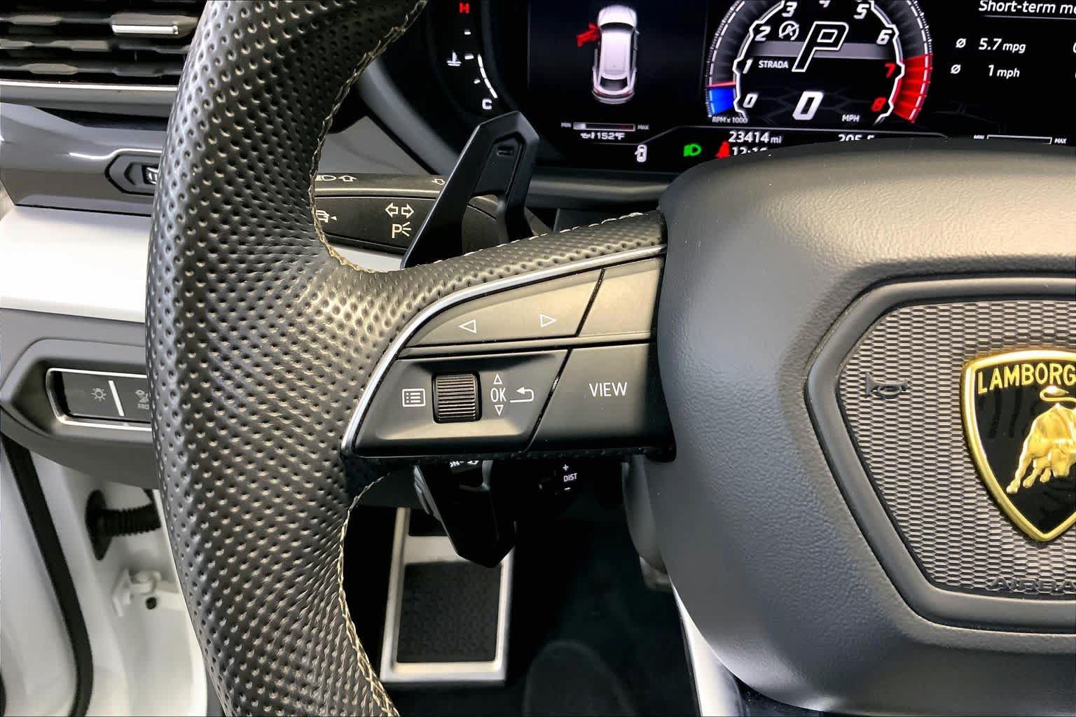 Used 2020 Lamborghini Urus AWD/4WD image 23