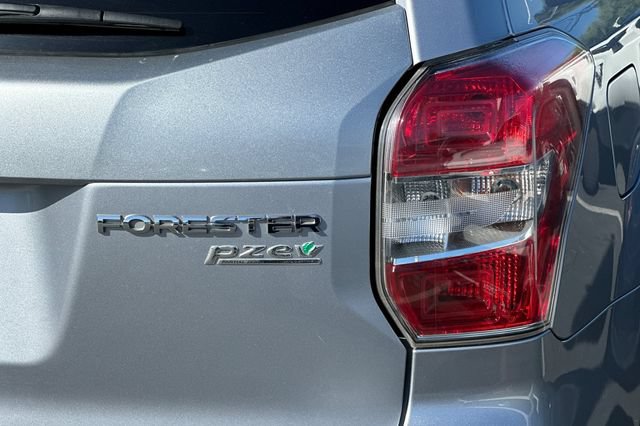 Used 2015 Subaru Forester 2.5i Premium w/ All-Weather Package AWD/4WD image 29