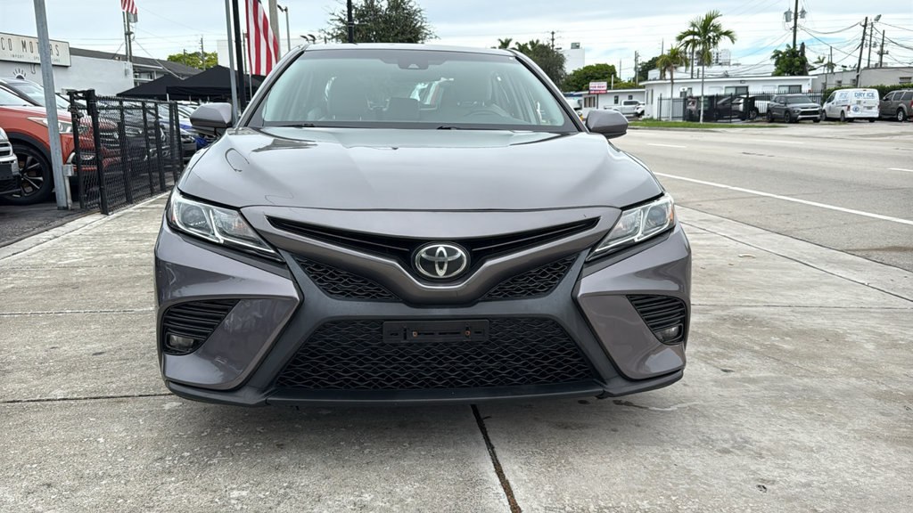 Used 2018 Toyota Camry SE w/ Moonroof Package FWD image 17