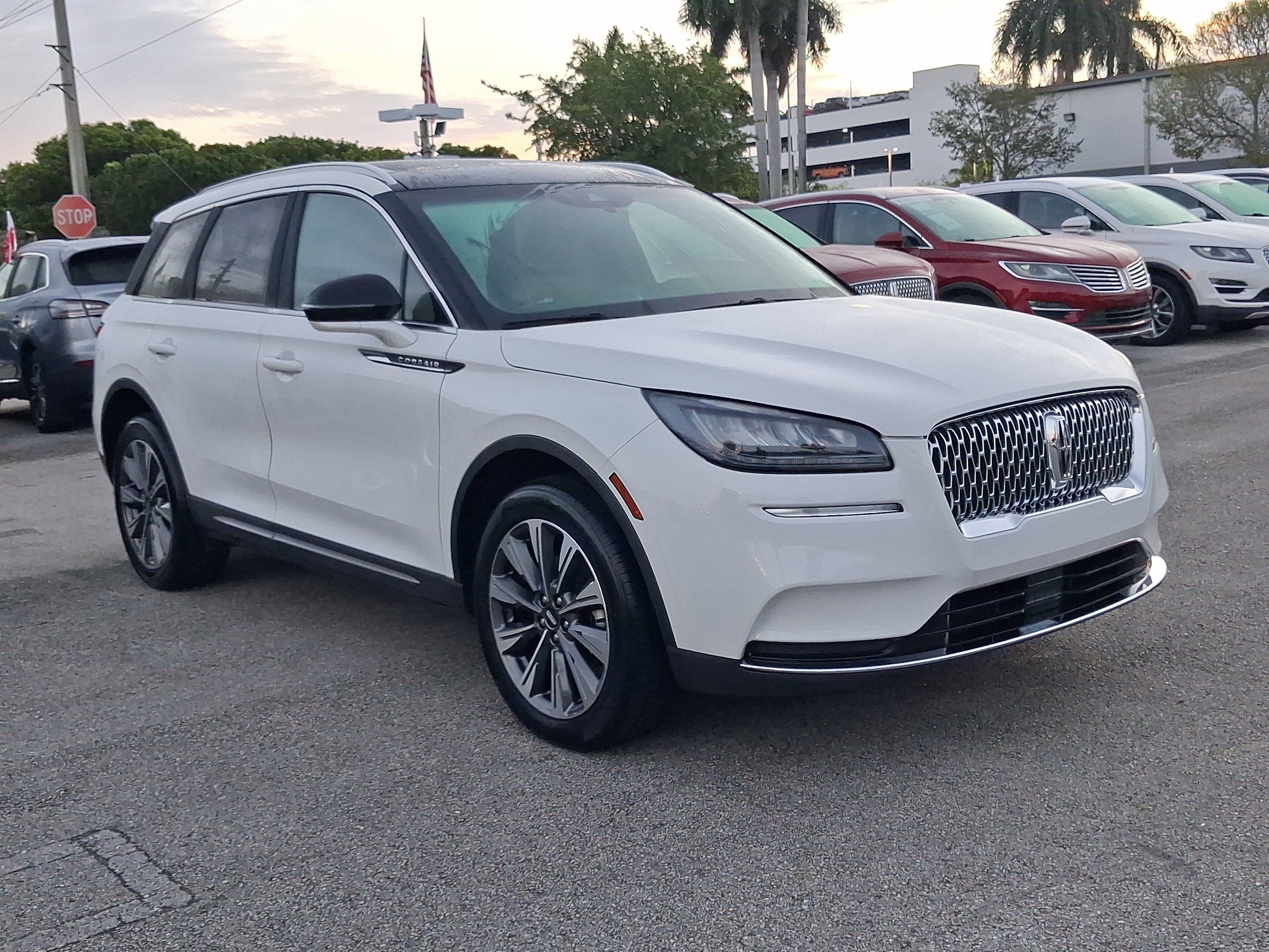 Certified 2022 Lincoln Corsair Reserve w/ Elements Package FWD image 23