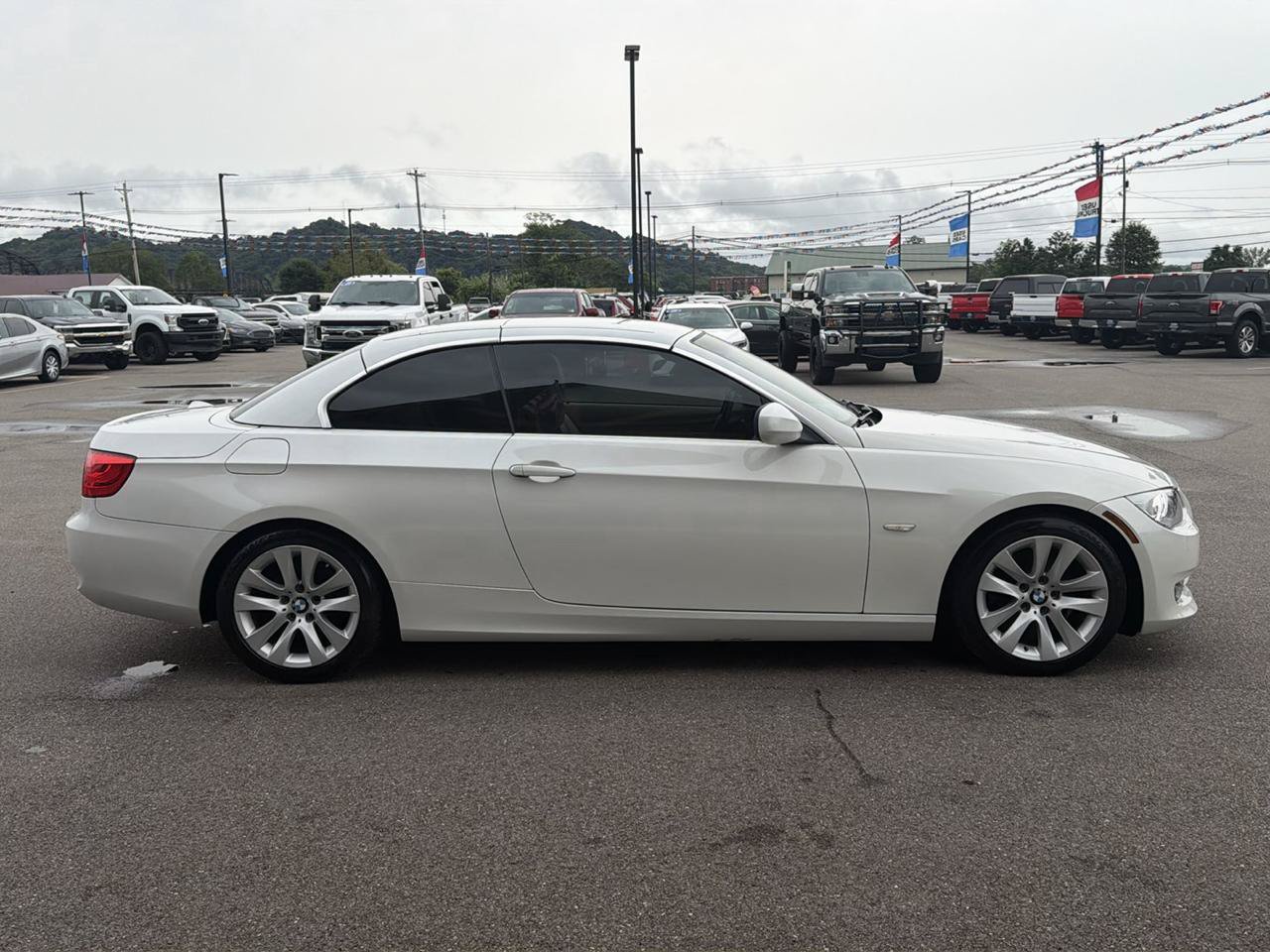Used 2013 BMW 328i Convertible RWD image 21