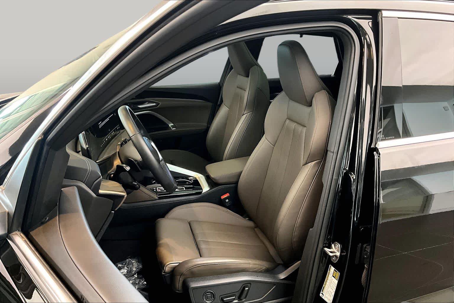 Certified 2025 Audi Q5 Premium AWD/4WD image 8