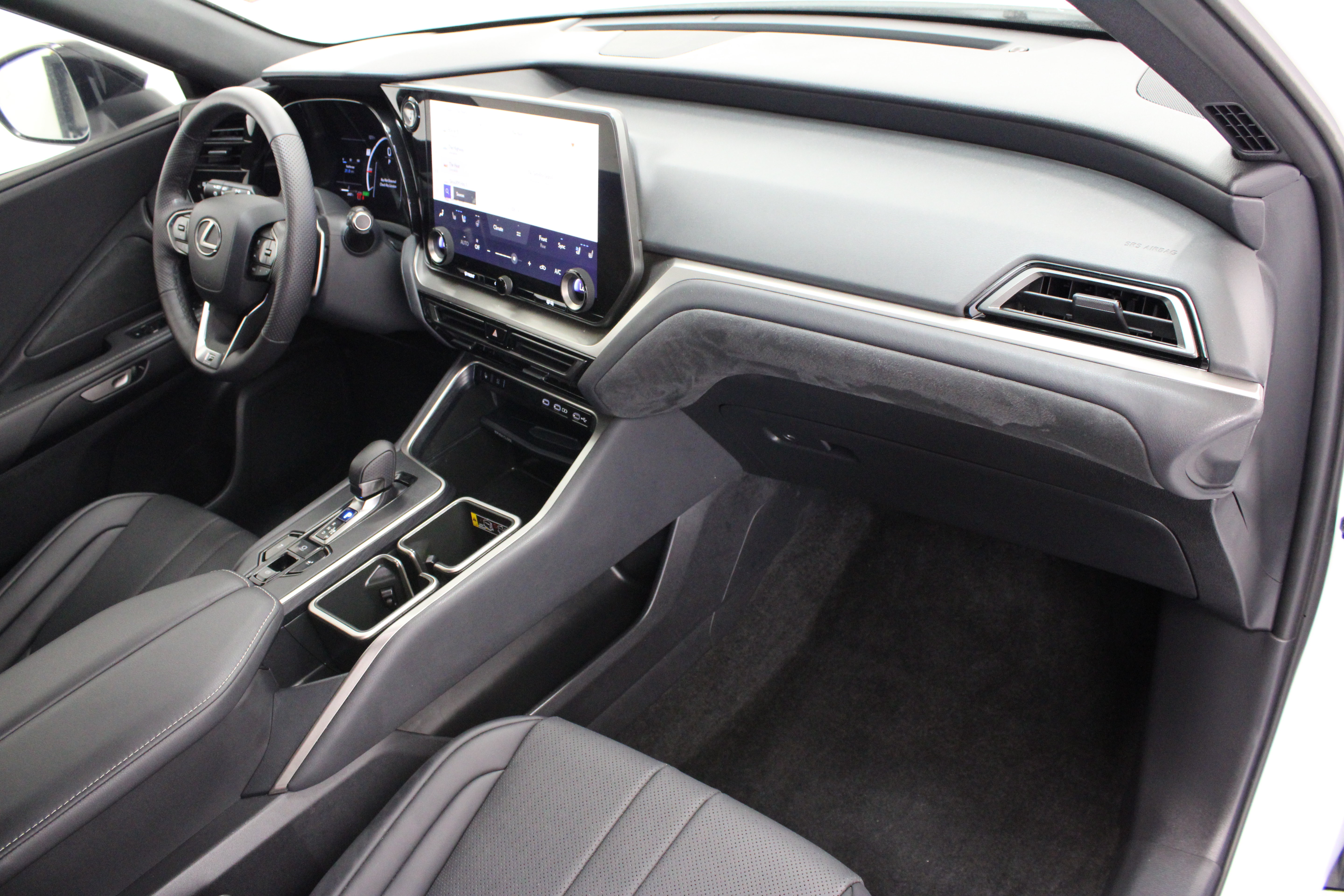 Used 2026 Lexus TX 500h AWD w/ Technology Package image 36