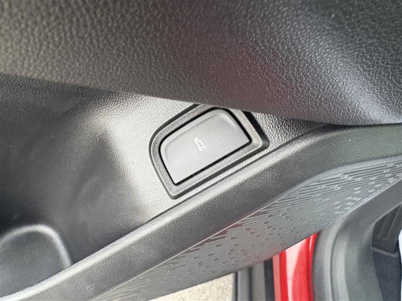 Used 2025 Chevrolet Equinox LT w/ Convenience Package II image 11