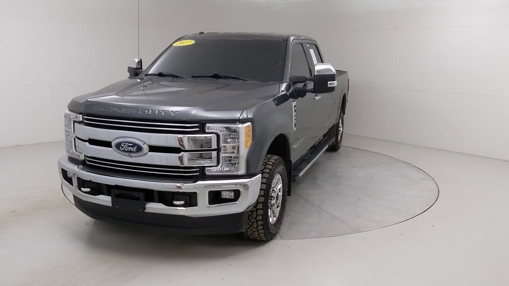 Used 2017 Ford F350 Lariat w/ Chrome Package image 9
