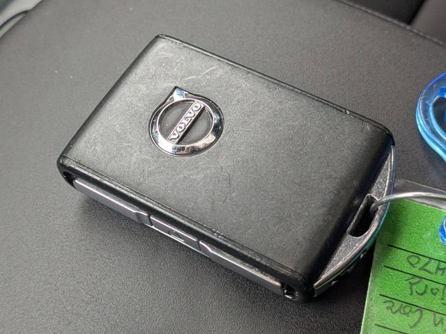 Certified 2023 Volvo C40 Recharge Core image 37