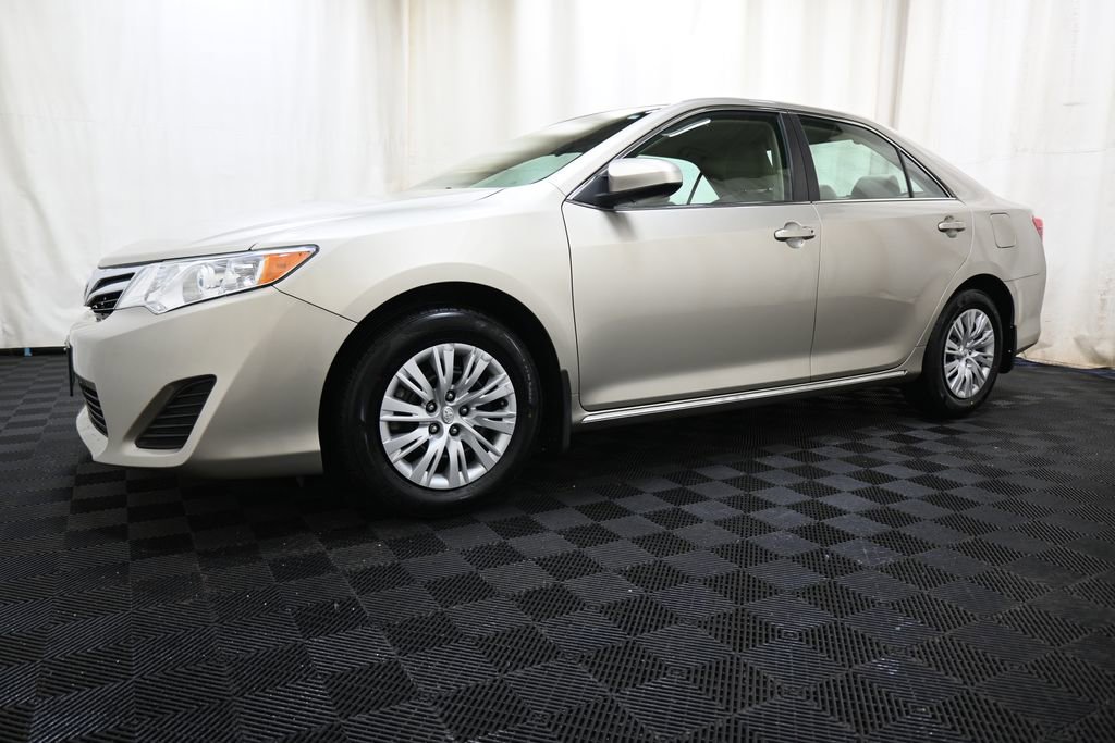 Used 2014 Toyota Camry LE FWD image 6