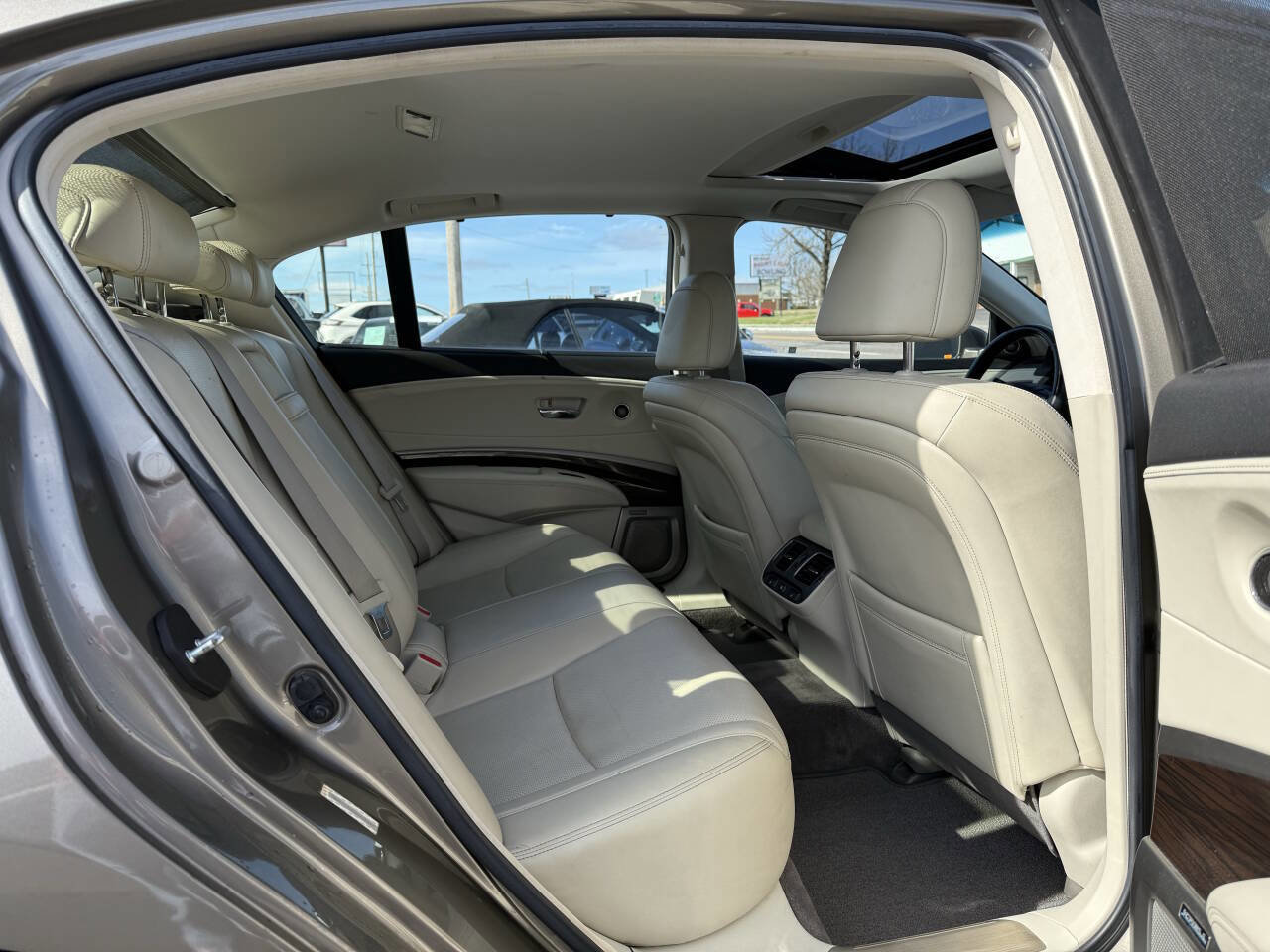 Used 2014 Acura RLX w/ Advance Package FWD image 10