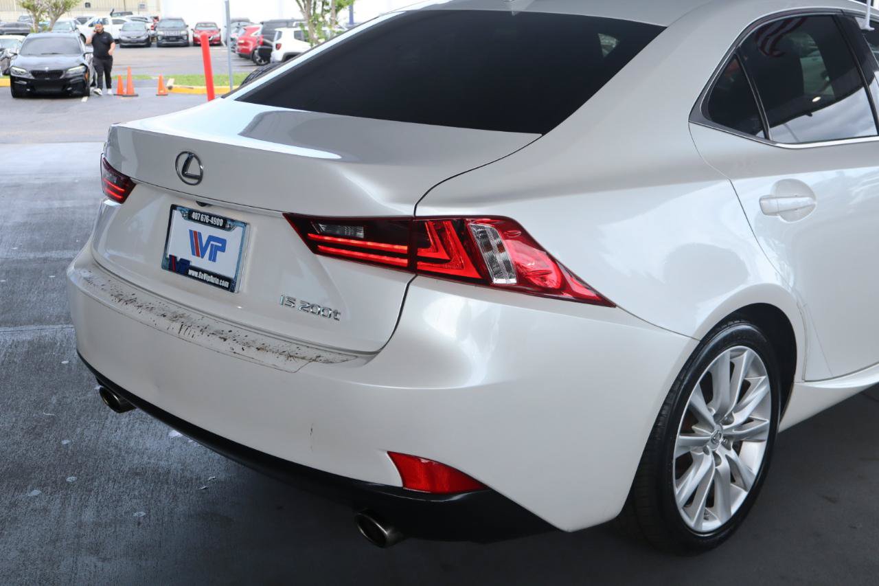 Used 2016 Lexus IS 200t RWD image 7