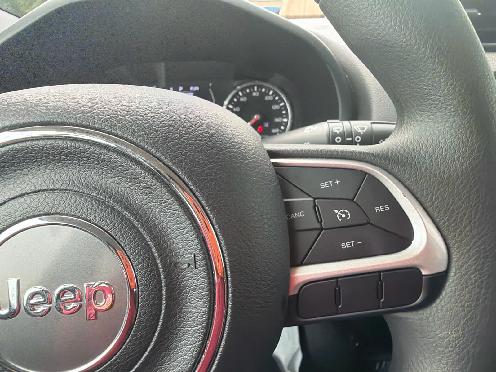Used 2023 Jeep Renegade Latitude AWD/4WD image 24
